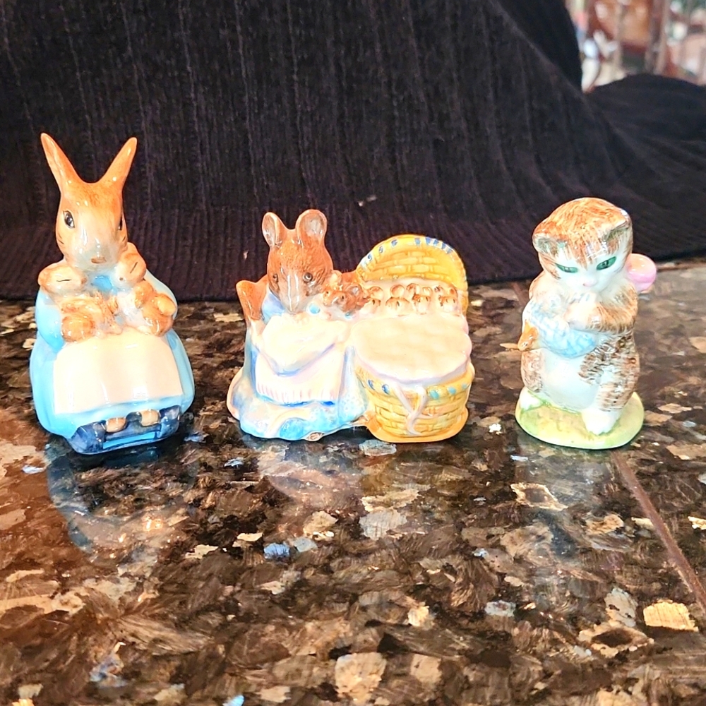Beatrix Potter Mrs Rabbit, Hunca Munca, Miss Moppet